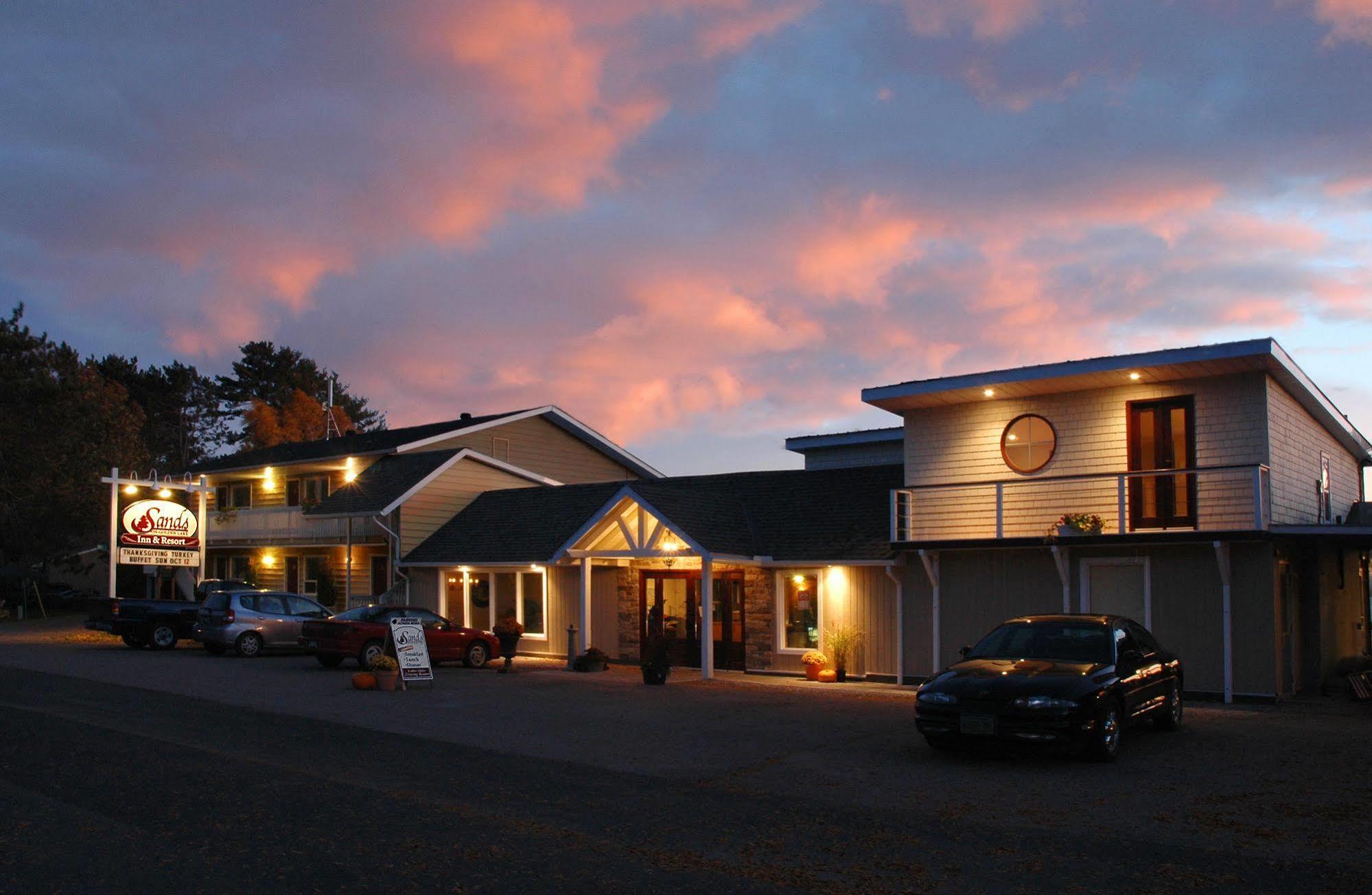 Sands On Golden Lake Exterior photo